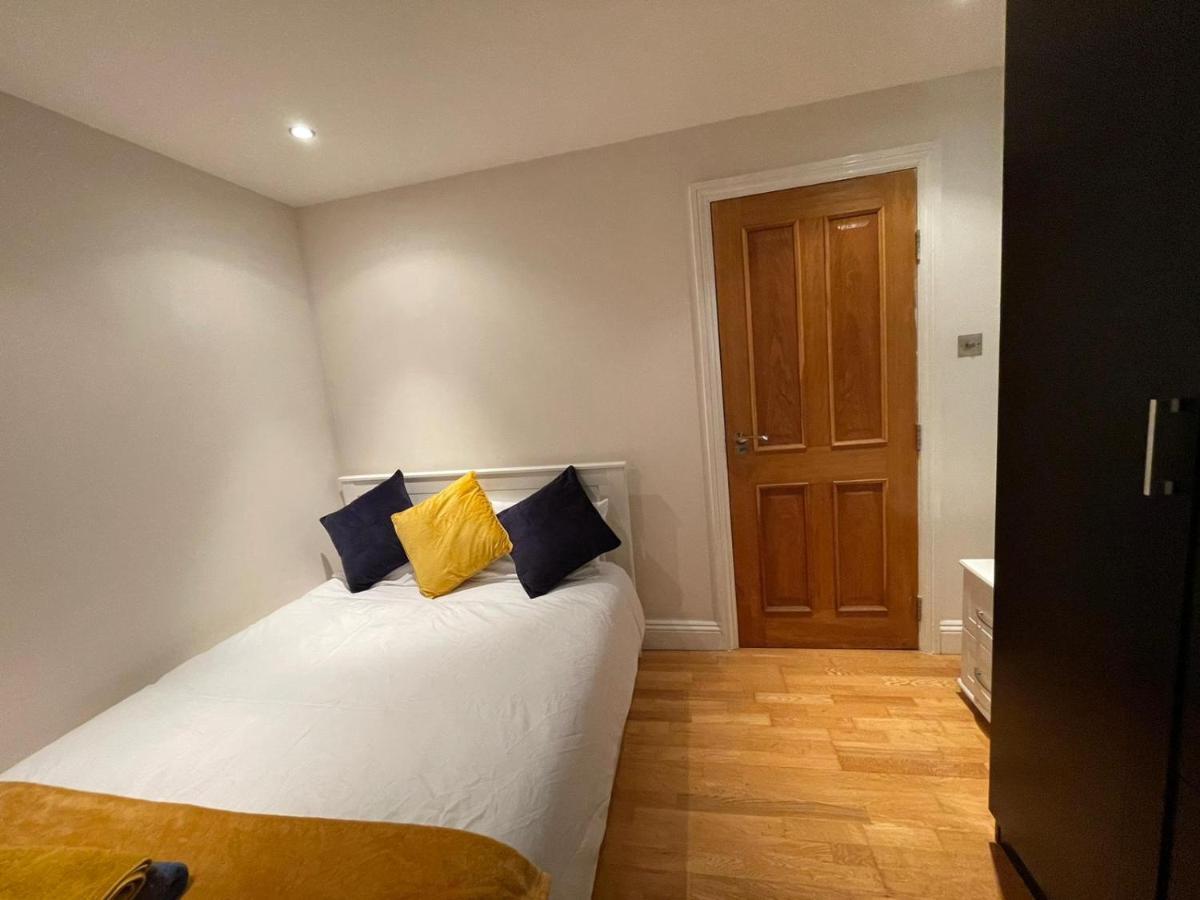 Beautiful & Luxurious Apartment In Richmond リッチモンド エクステリア 写真