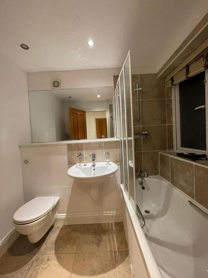 Beautiful & Luxurious Apartment In Richmond リッチモンド エクステリア 写真