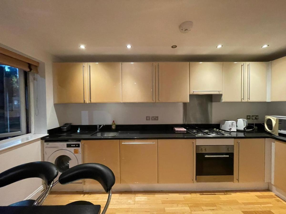 Beautiful & Luxurious Apartment In Richmond リッチモンド エクステリア 写真