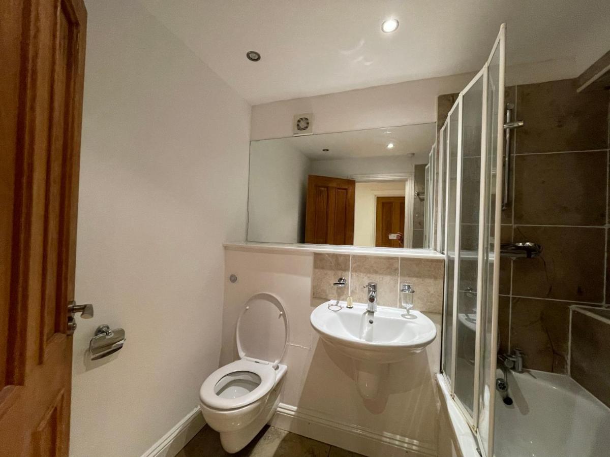 Beautiful & Luxurious Apartment In Richmond リッチモンド エクステリア 写真