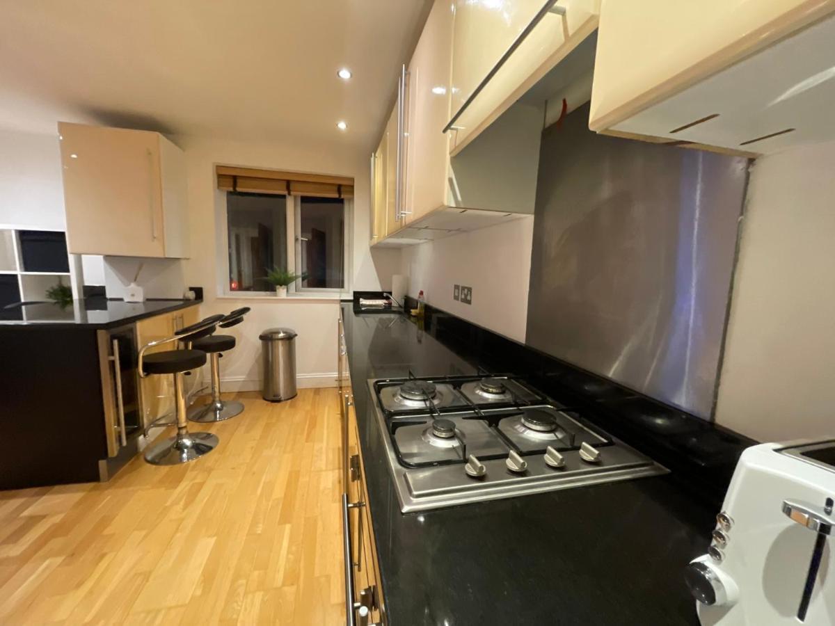 Beautiful & Luxurious Apartment In Richmond リッチモンド エクステリア 写真